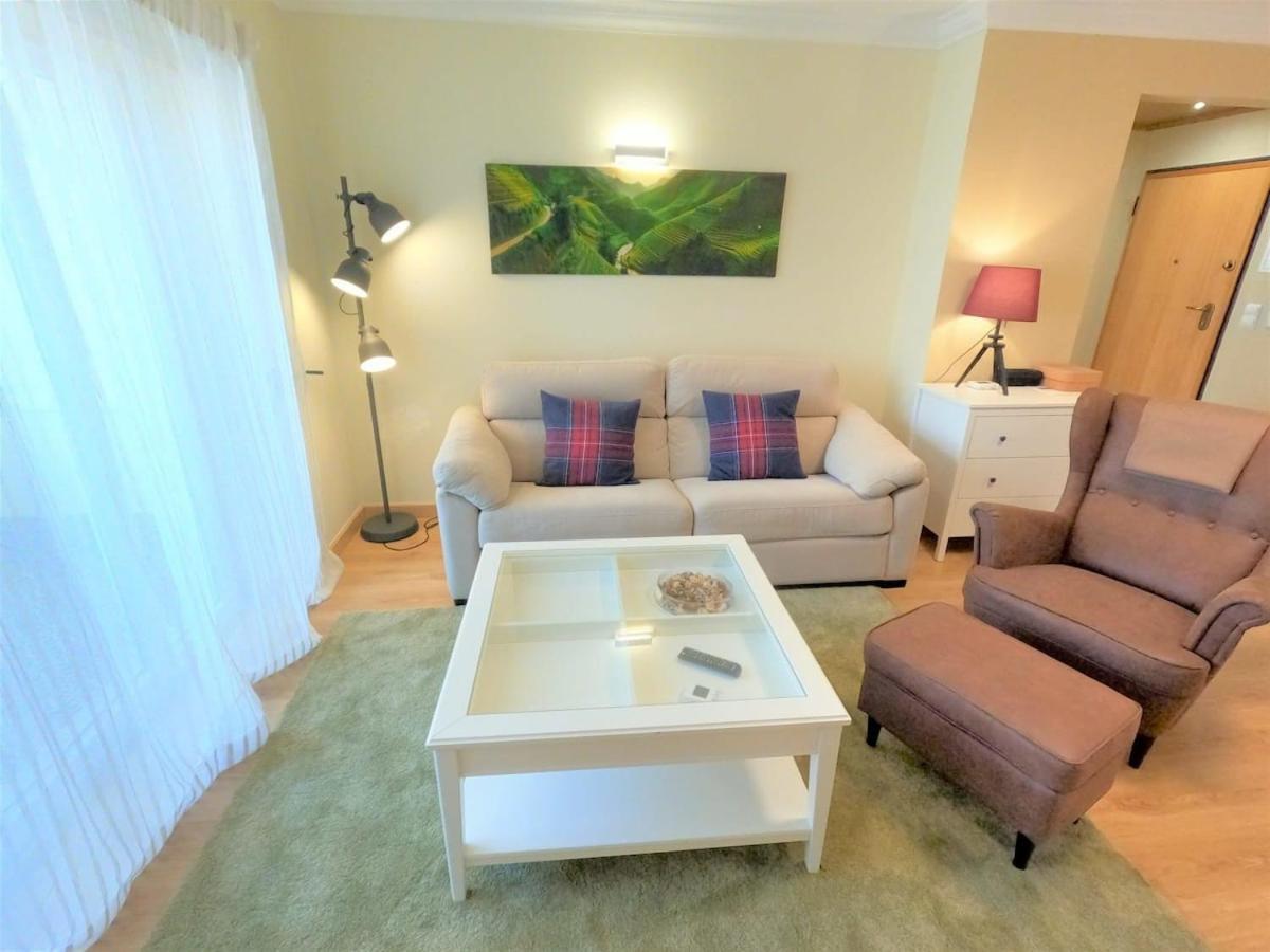 Carnaxide Modern T1 Apartment W Balcony In Carnaxide Oeiras Lisbon エクステリア 写真