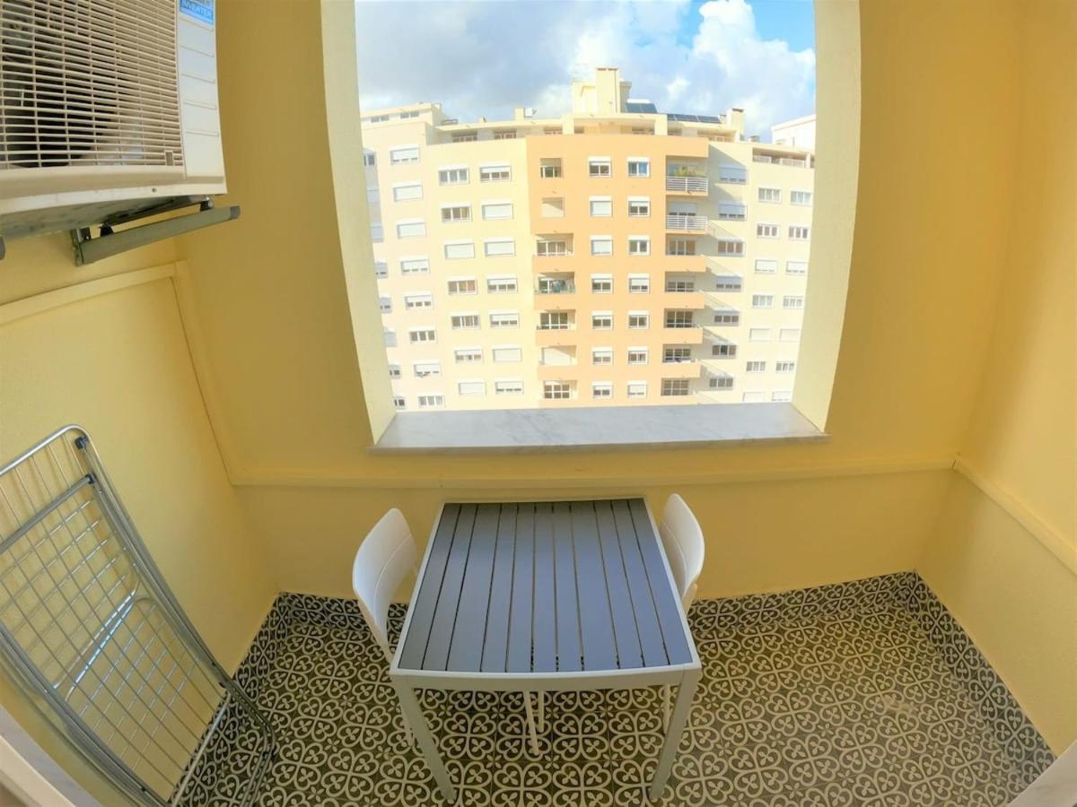 Carnaxide Modern T1 Apartment W Balcony In Carnaxide Oeiras Lisbon エクステリア 写真