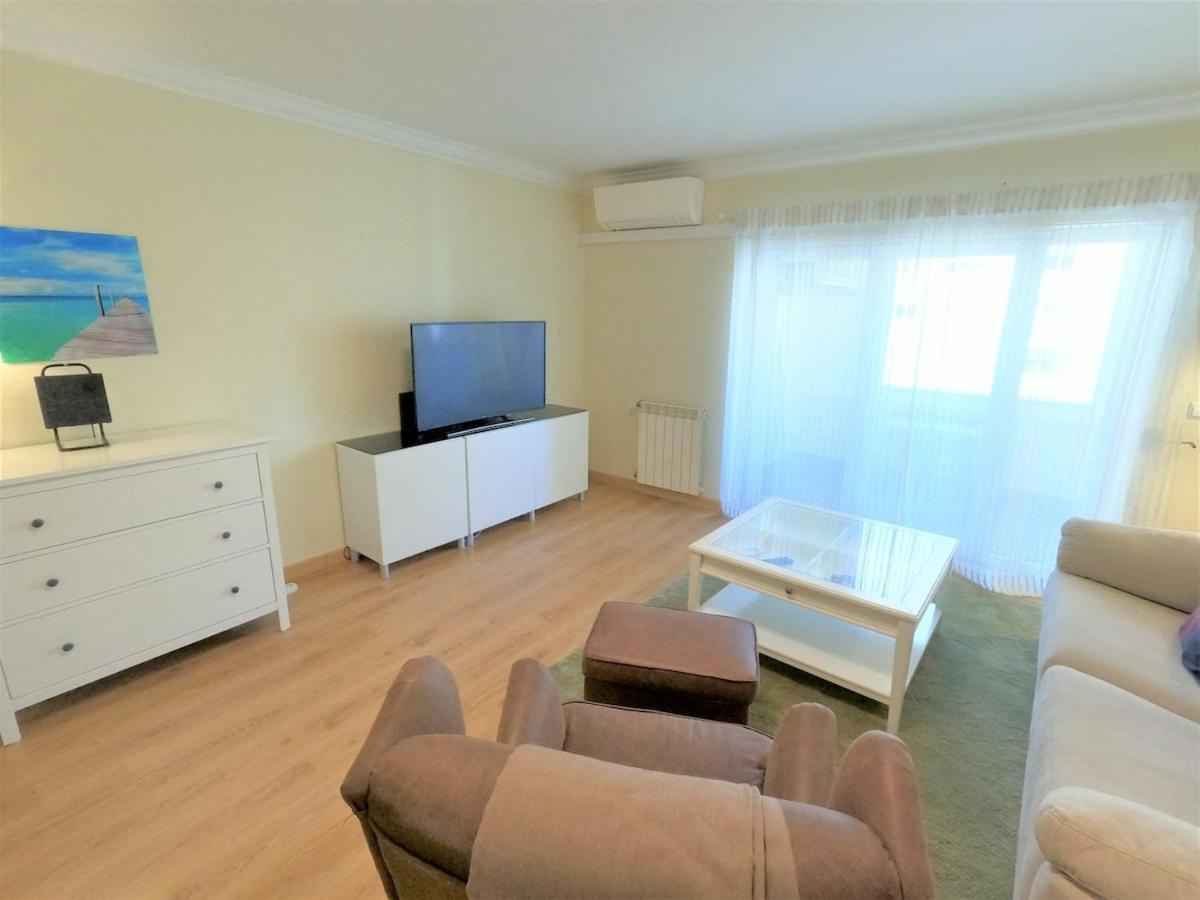 Carnaxide Modern T1 Apartment W Balcony In Carnaxide Oeiras Lisbon エクステリア 写真