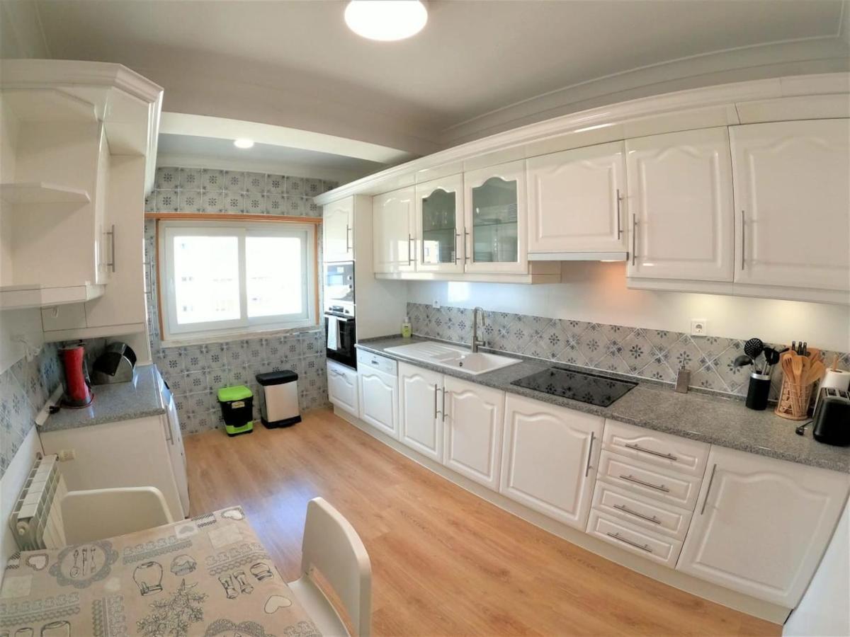 Carnaxide Modern T1 Apartment W Balcony In Carnaxide Oeiras Lisbon エクステリア 写真