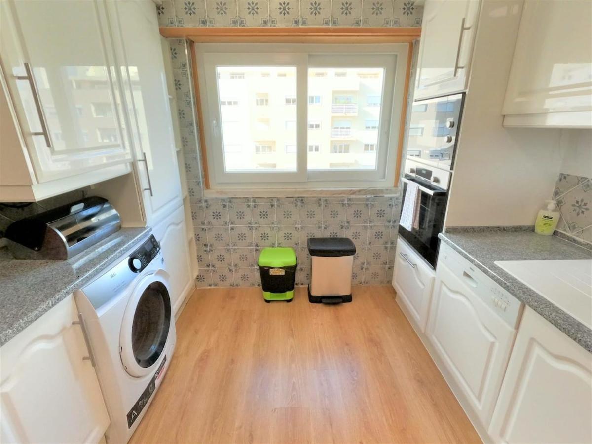 Carnaxide Modern T1 Apartment W Balcony In Carnaxide Oeiras Lisbon エクステリア 写真