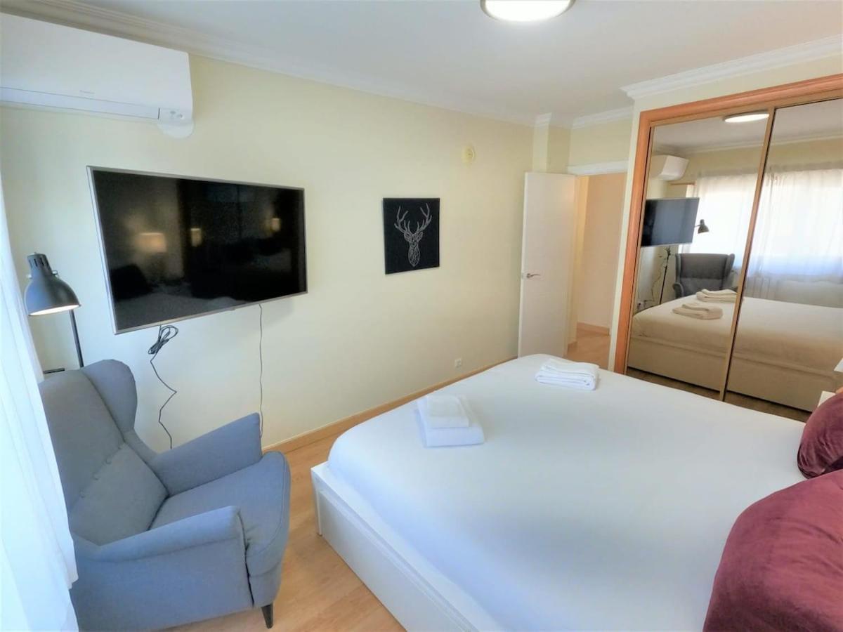 Carnaxide Modern T1 Apartment W Balcony In Carnaxide Oeiras Lisbon エクステリア 写真